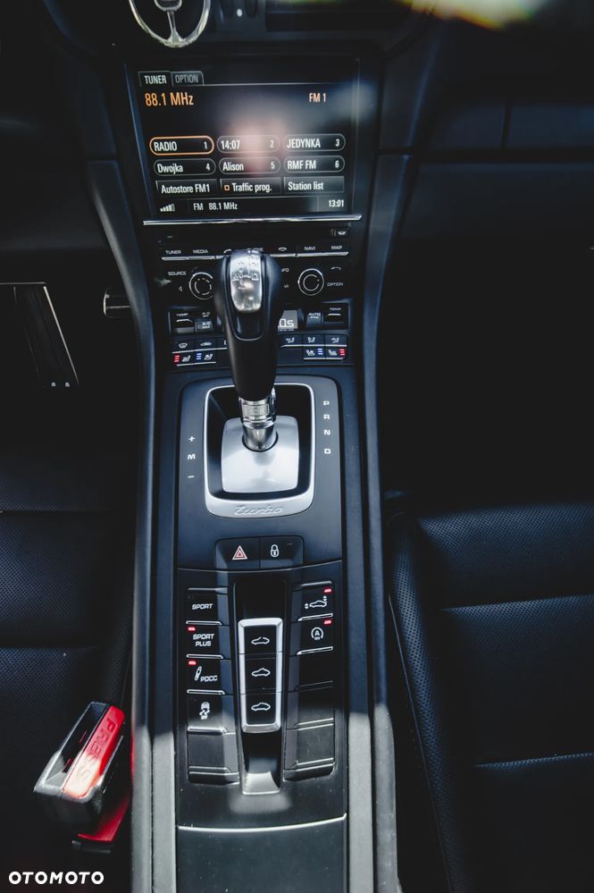 Porsche 911 Turbo - 6