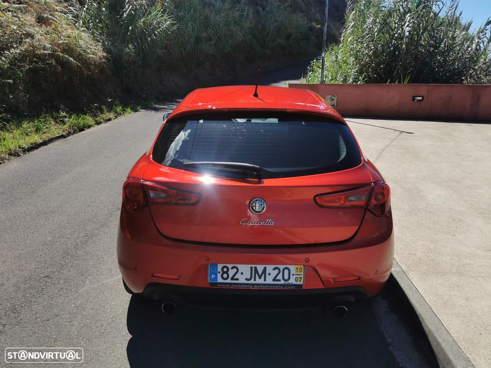 Alfa Romeo Giulietta 2.0 JTDM Distinctive - 4