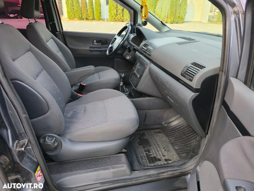 Volkswagen Sharan 1.9 TDI Comfortline Family - 7