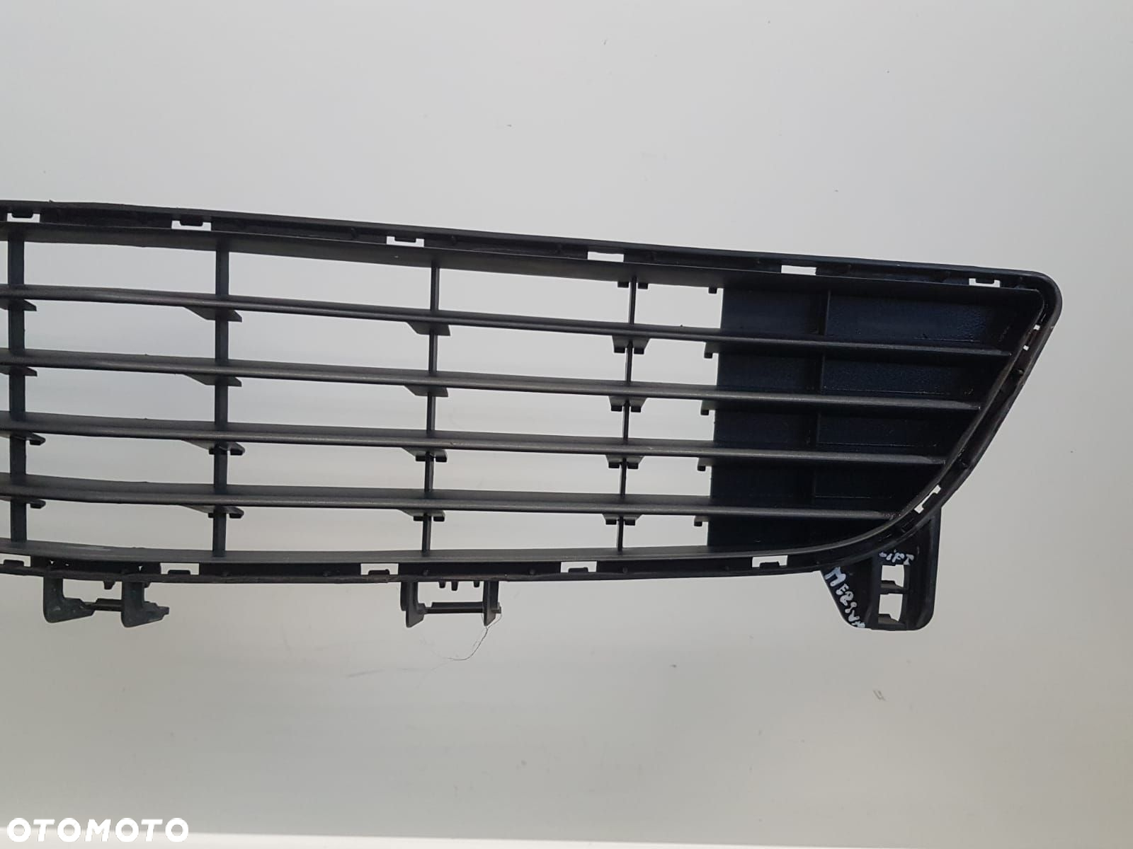 MERIVA LIFT 05- KRATKA ŚRODKOWA ZAŚLEPKI HALOGENU - 8