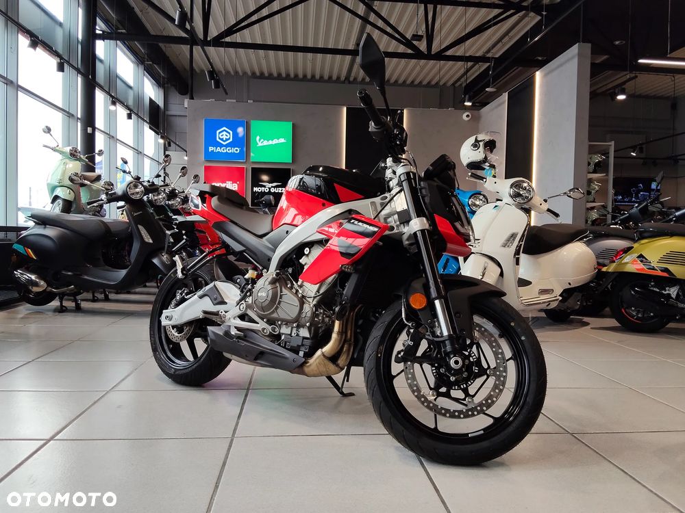 Aprilia Tuono - 1