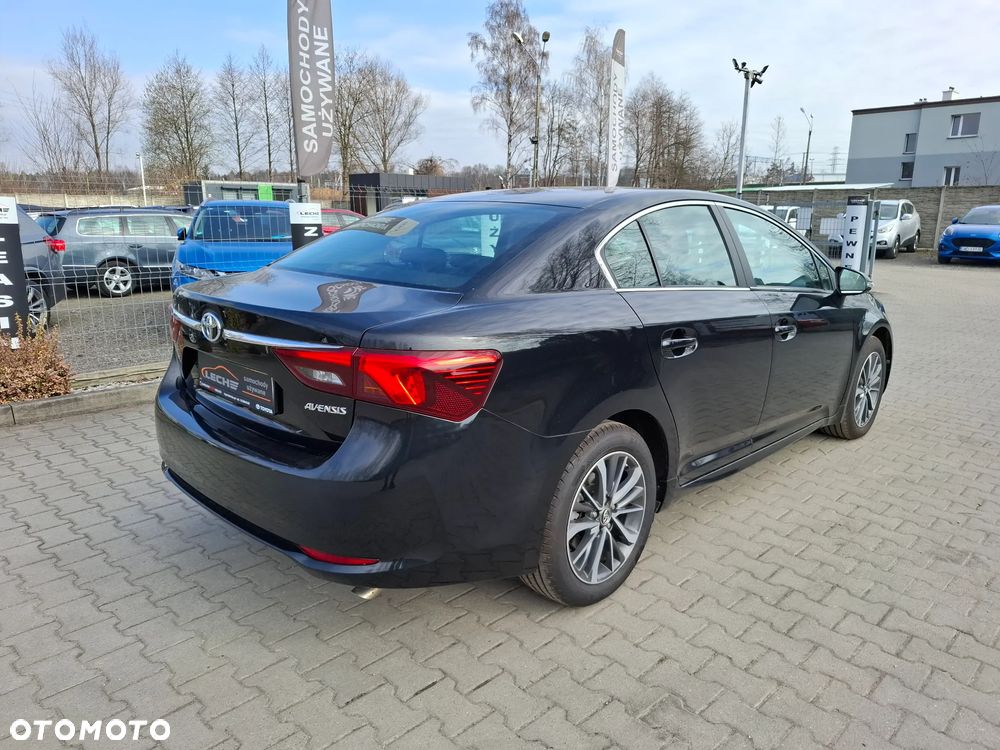Toyota Avensis - 32