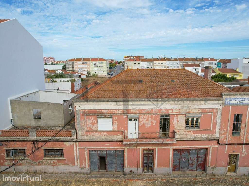 Prédio para Obras, Rendimento 18%, para Venda no Montijo - Grande imagem: 4/57