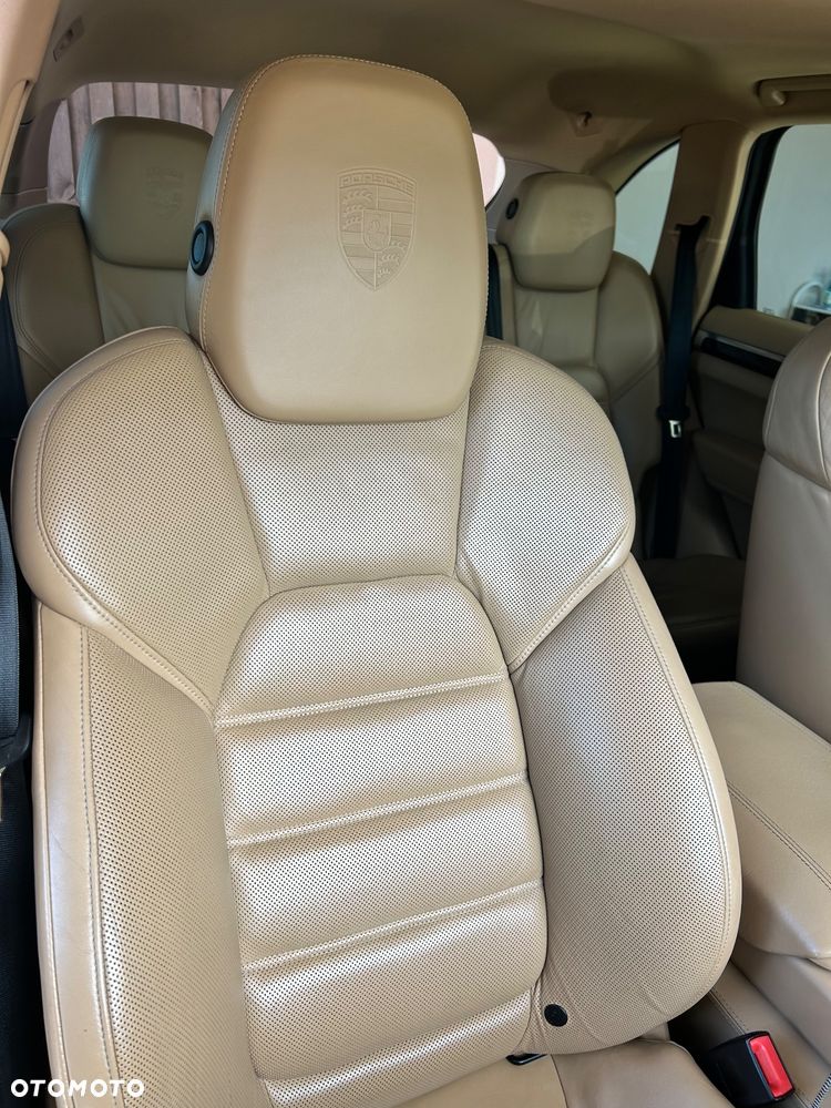 Porsche Cayenne S - 8