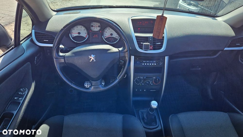 Peugeot 207 - 11