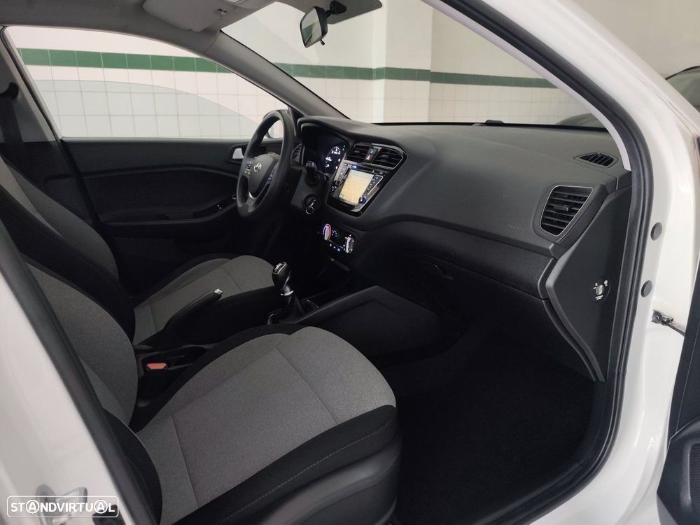 Hyundai i20 1.1 CRDi Blue Access+Bluetooth+Comandos no Volante - 9