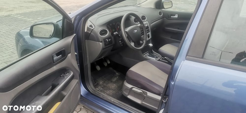 Ford Focus 1.6 16V Style - 9
