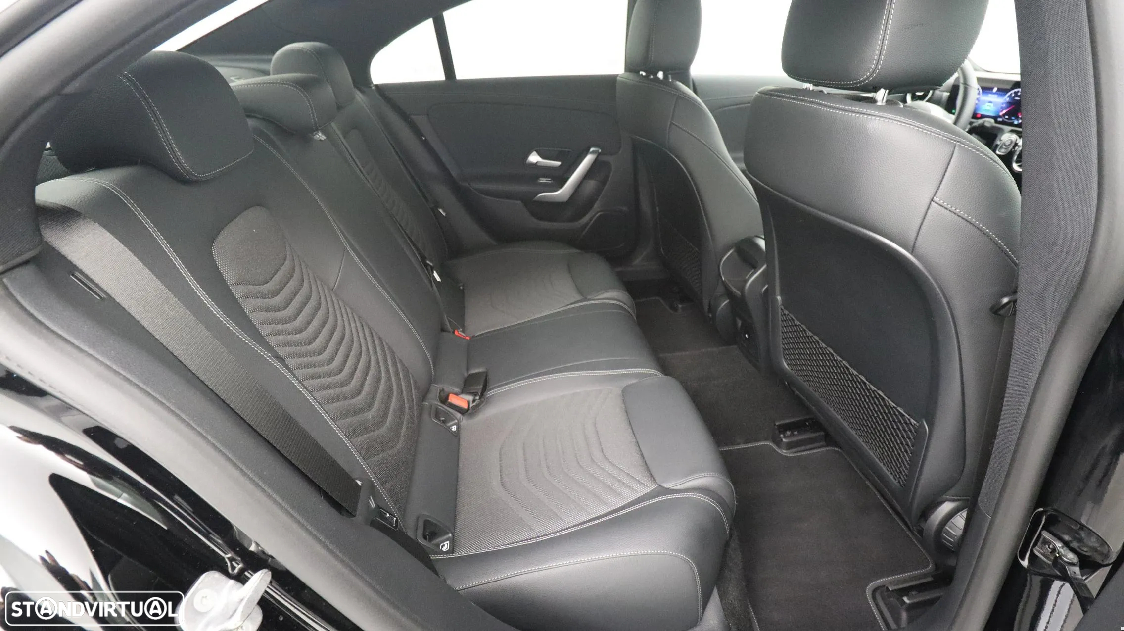 Mercedes-Benz CLA 200 Progressive Aut. - 24