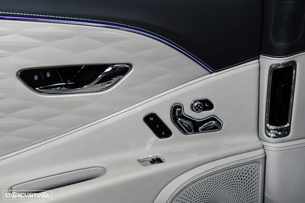 Bentley Flying Spur V8 Azure - 23