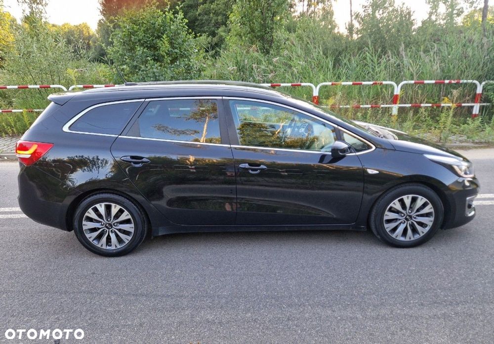 Kia Ceed 1.6 GDI Fifa World Cup Edition - 10