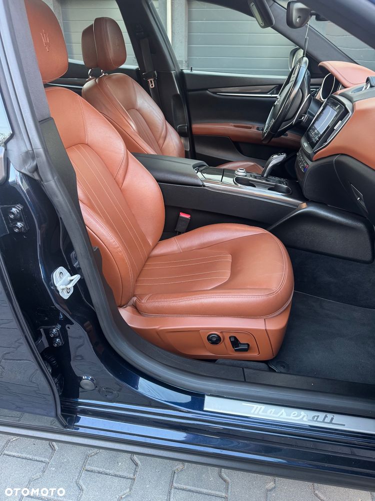 Maserati Ghibli GranLusso - 23