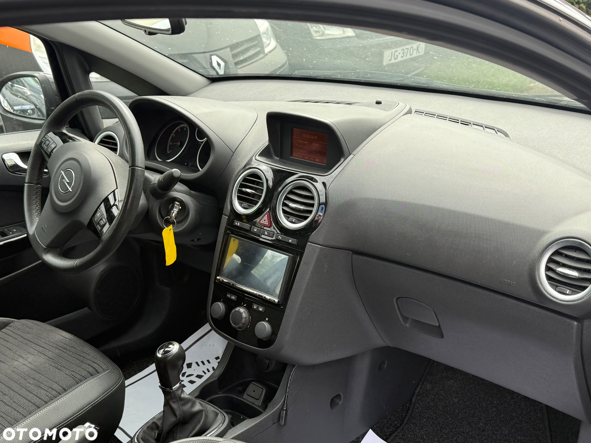 Opel Corsa 1.4 16V Innovation - 9