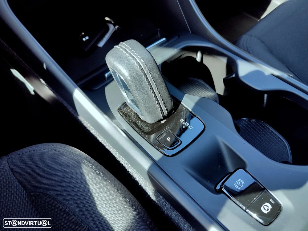 Volvo XC 40 1.5 T3 Momentum Plus Geartronic - 20