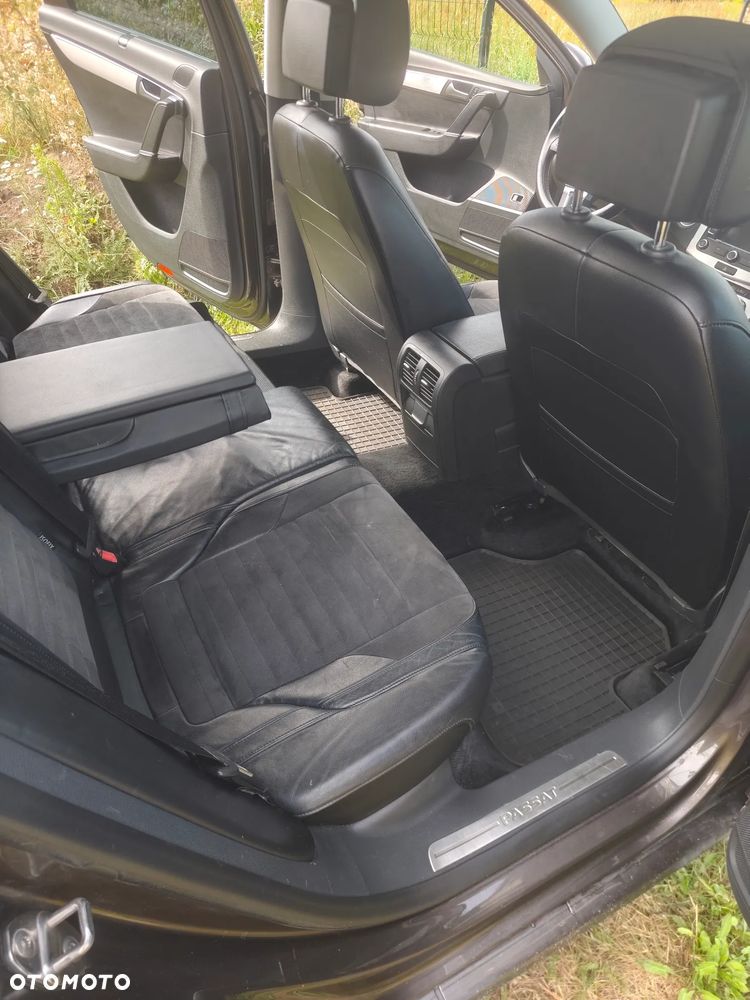 Volkswagen Passat 2.0 TDI Highline - 15