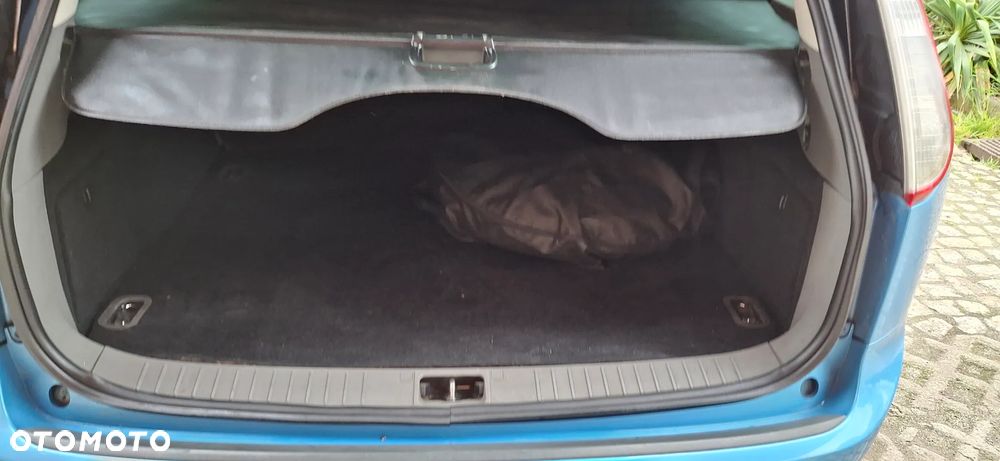 Ford Focus 1.6 Ghia - 18