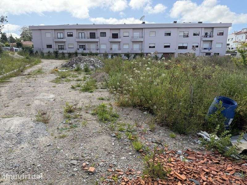 Terreno (2000m2) com armazém - Grande imagem: 5/6