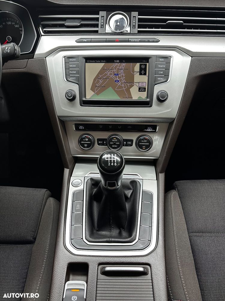 Volkswagen Passat - 20