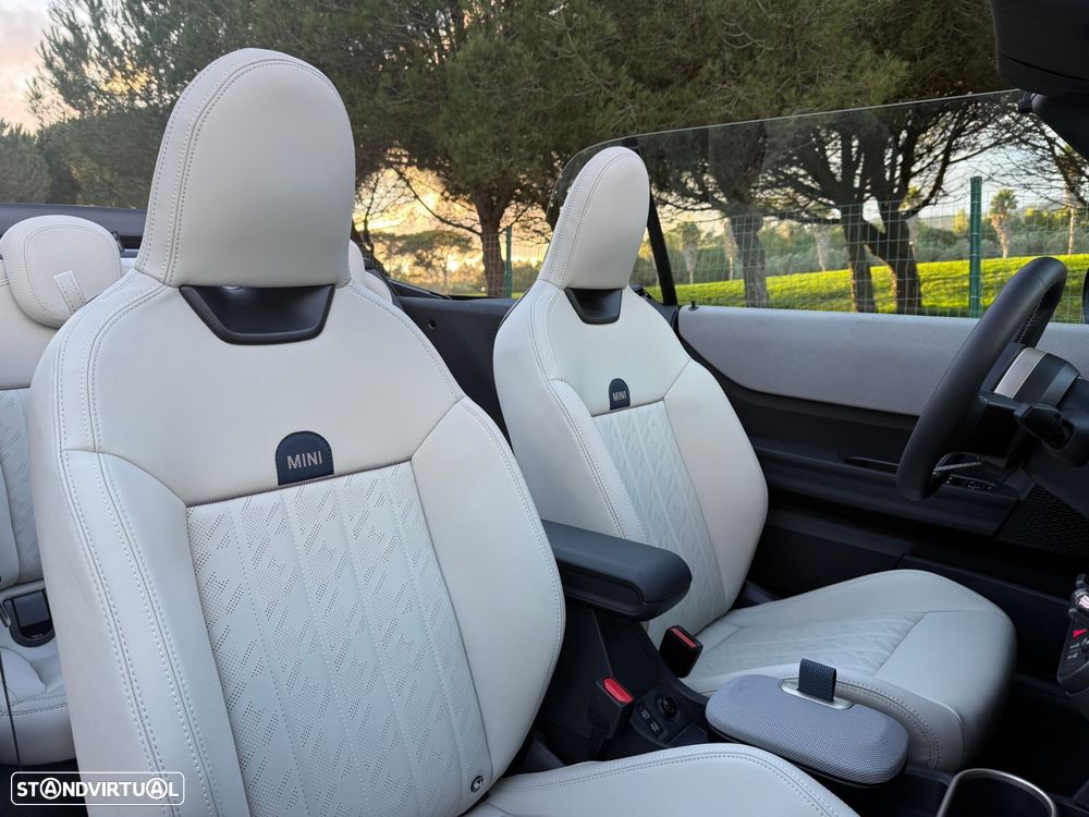 MINI Cabrio - 31
