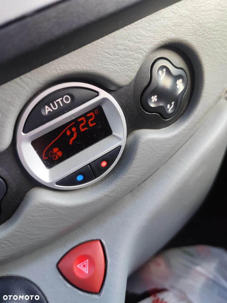 Renault Trafic Passenger Pack Clim - 14
