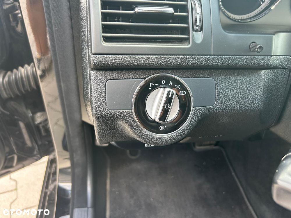 Mercedes-Benz Klasa C 220 CDI DPF (BlueEFFICIENCY) 7G-TRONIC - 29