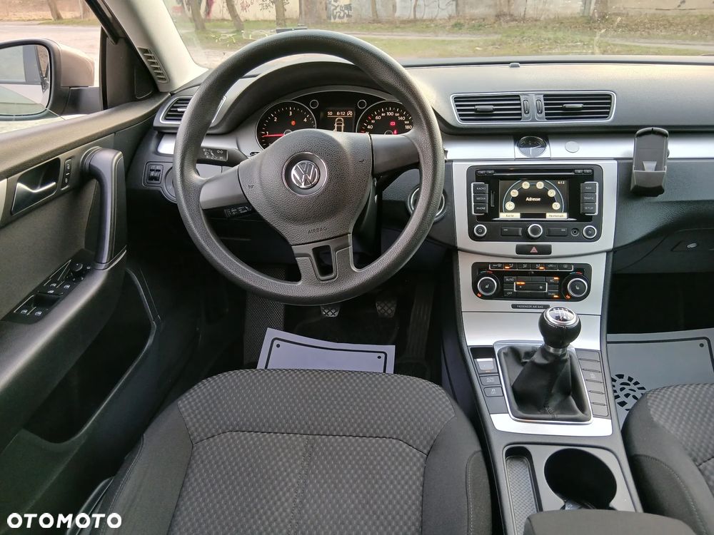 Volkswagen Passat - 10