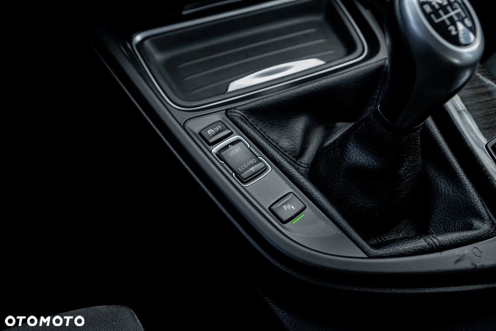 BMW Seria 3 320d Efficient Dynamic Edition - 39