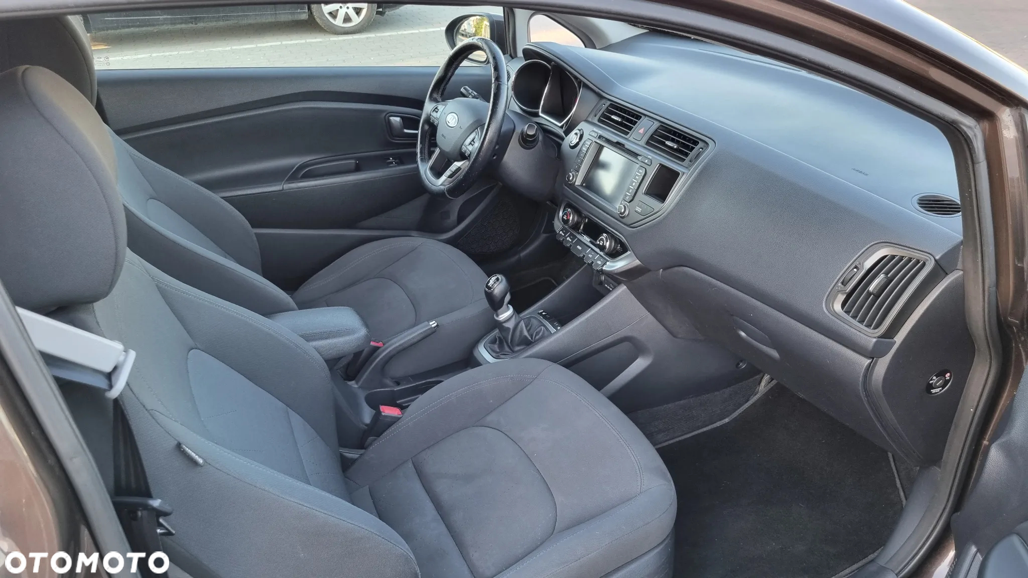 Kia Rio - 9