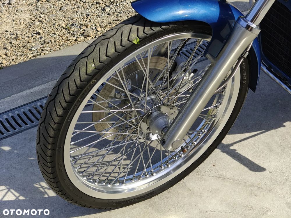 Suzuki Intruder - 12