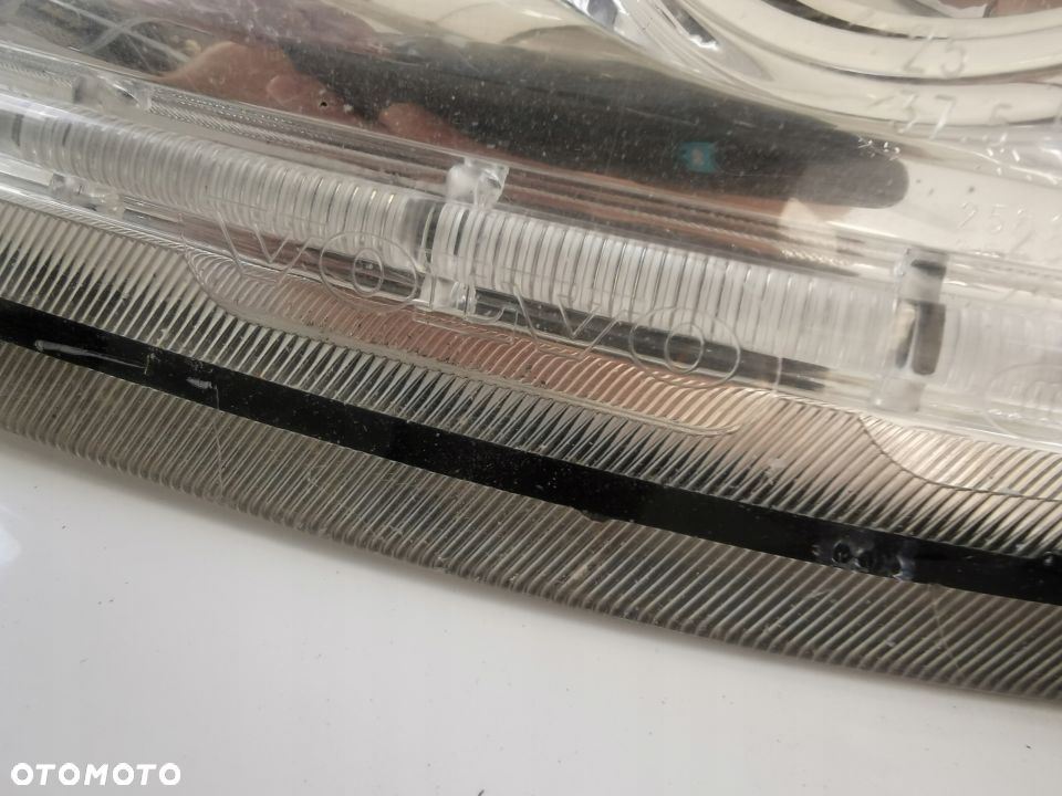 LAMPA GARNEK OKULAR VOLVO FH 13 lewy - 3