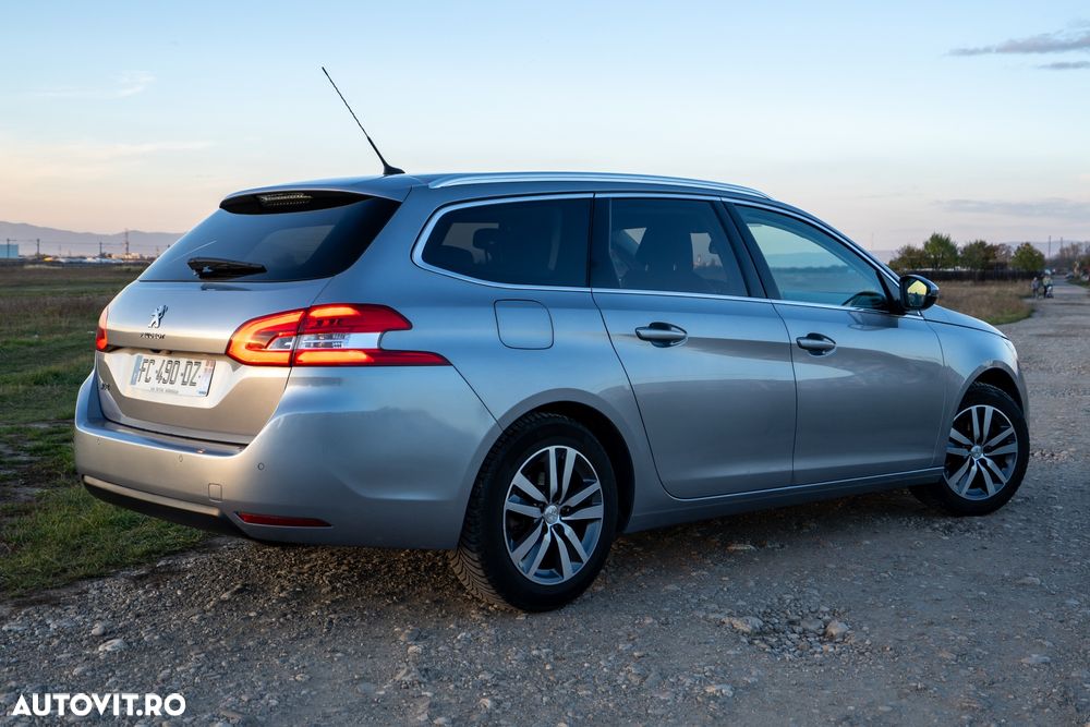 Peugeot 308 - 8
