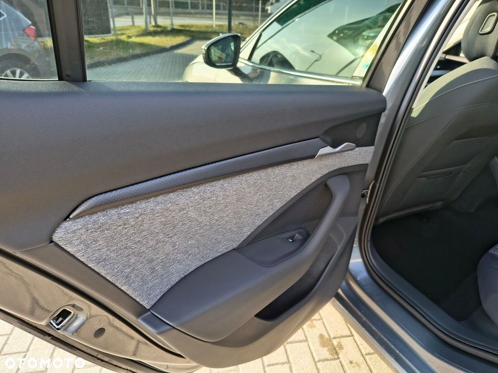 Skoda Superb 2.0 TDI SCR Edition 130 DSG - 17