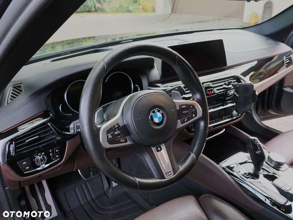 BMW Seria 5 540d xDrive M Sport sport - 24