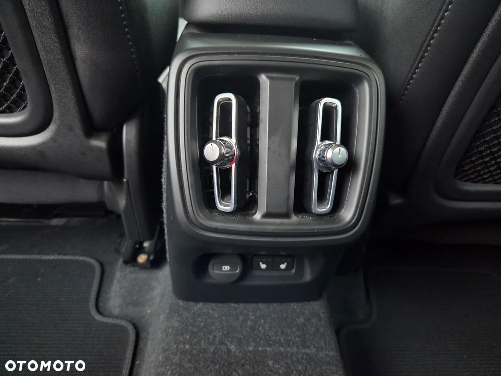 Volvo XC 40 T5 AWD Geartronic R-Design - 27
