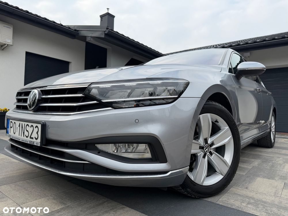 Volkswagen Passat 1.5 TSI EVO Elegance - 1