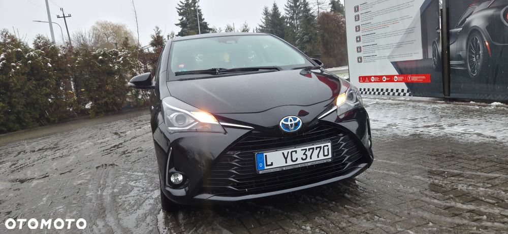 Toyota Yaris Hybrid 100 Terra - 21