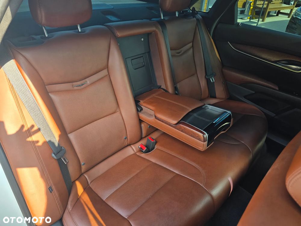 Cadillac XTS - 14