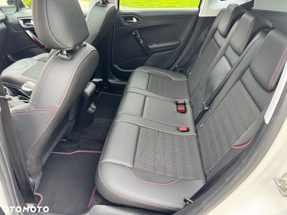 Peugeot 2008 BlueHDi 110 Allure - 13