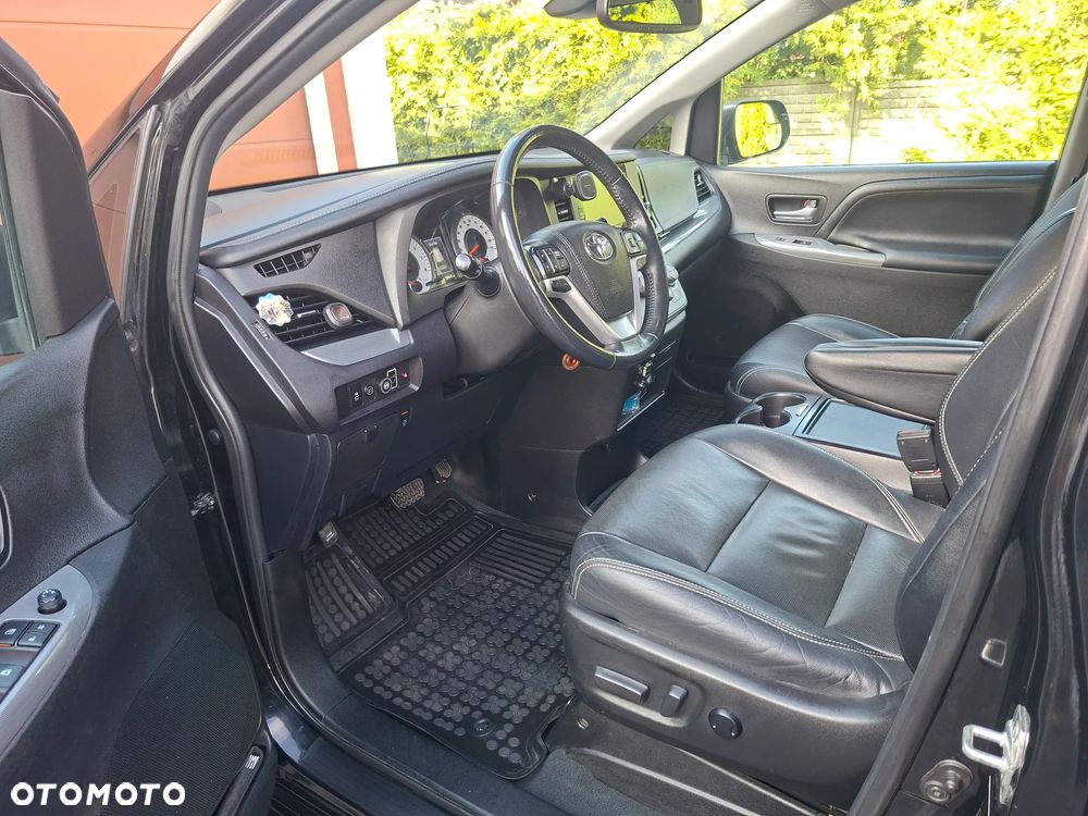 Toyota Sienna 3.5 V6 - 15