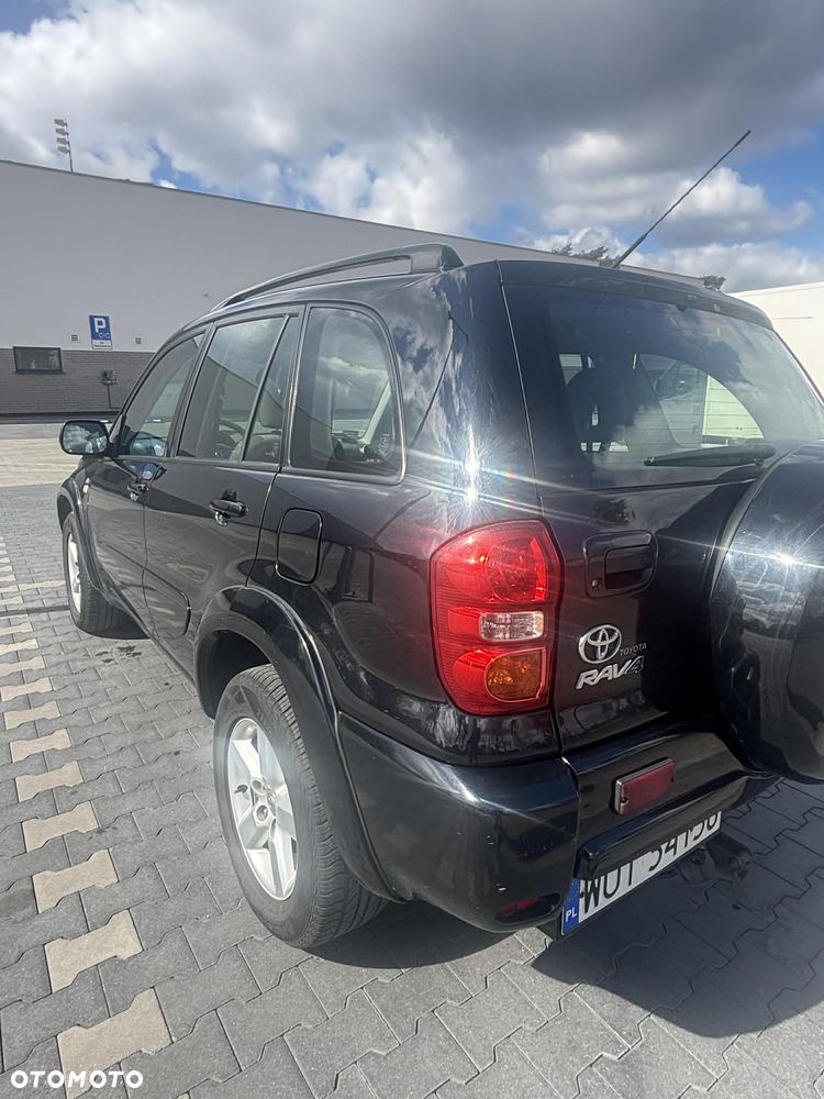 Toyota RAV4 2.0 D-4D 4x4 - 4