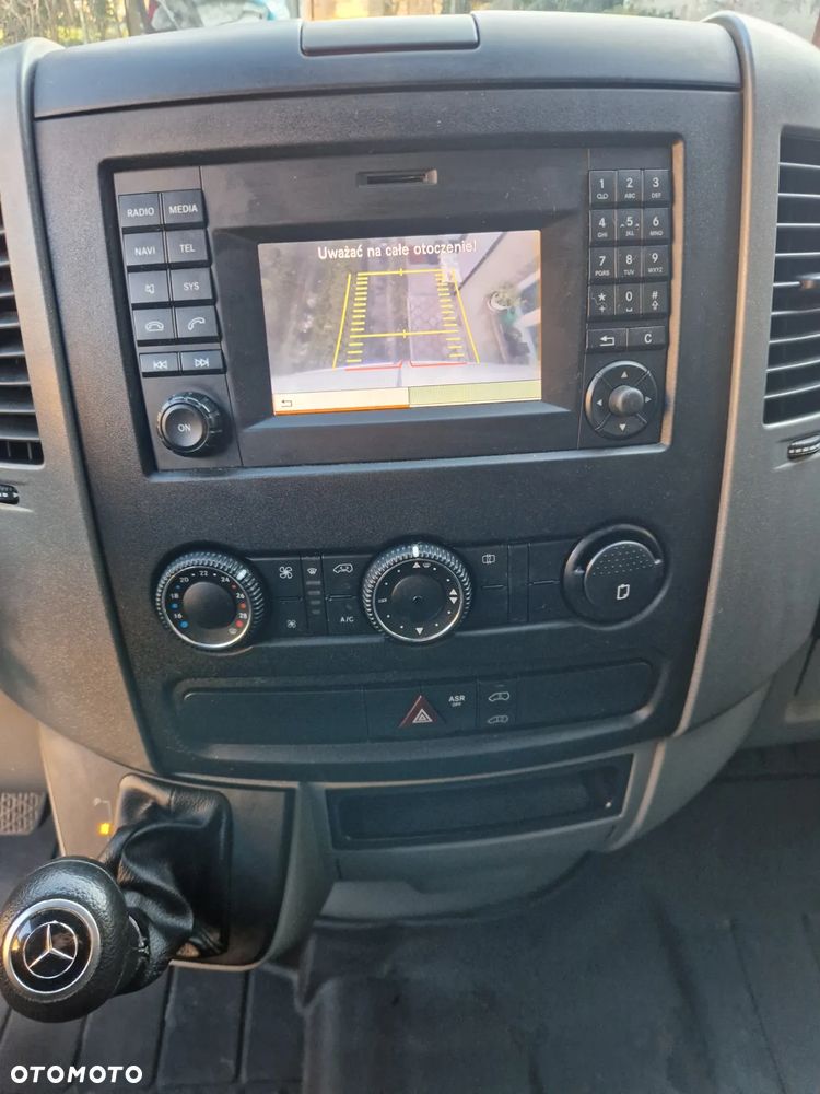 Mercedes-Benz Sprinter - 12