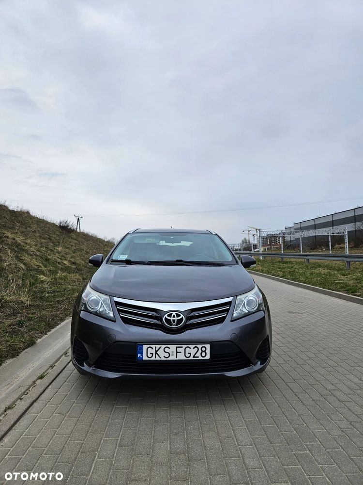 Toyota Avensis 1.8 Active - 8
