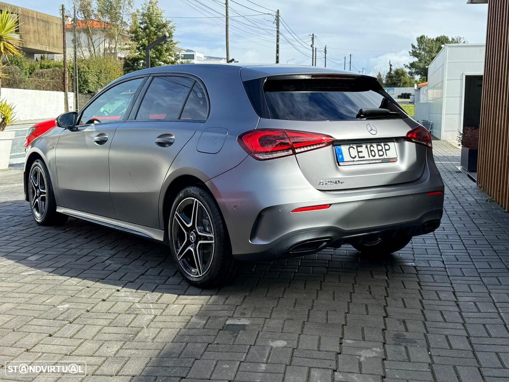 Mercedes-Benz A 250 e AMG Line - 4