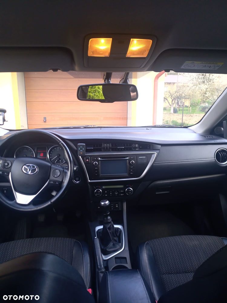 Toyota Auris 1.6 Premium Start - 6