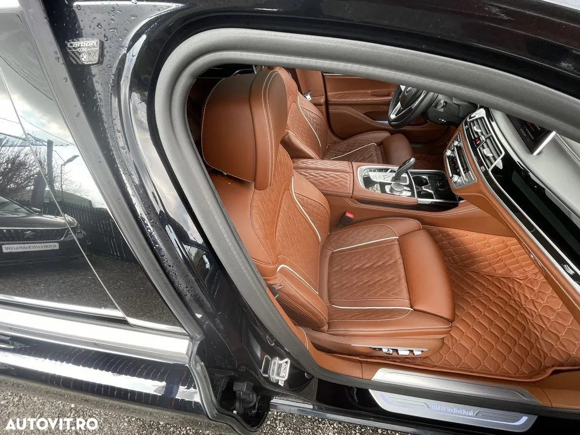 BMW Seria 7 740i - 31
