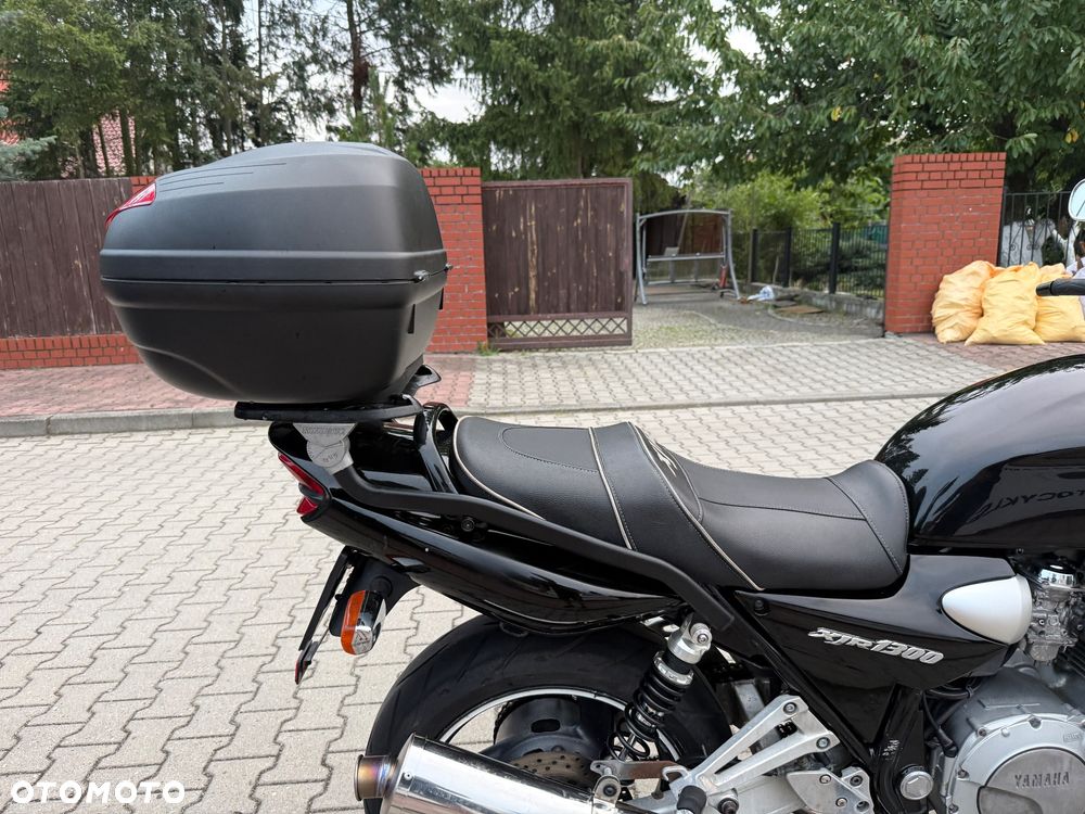 Yamaha XJR - 10