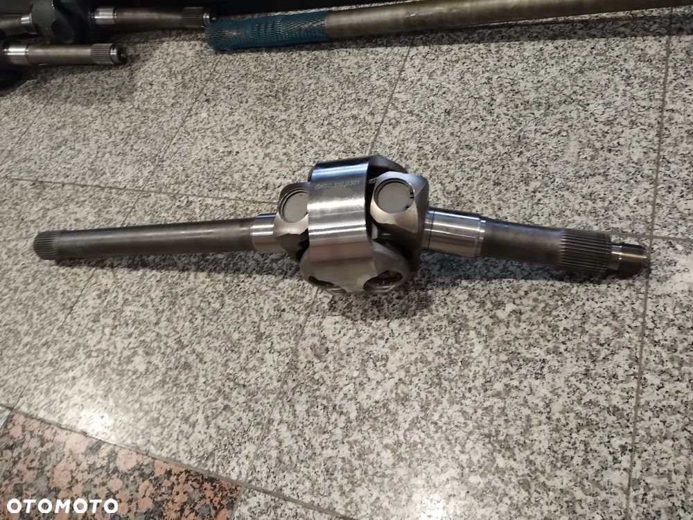 PÓŁOŚ MERCEDES SK 1722 1824 1827 AL3  PRZEDNI NAPĘD 4x4 6253300301 - 1