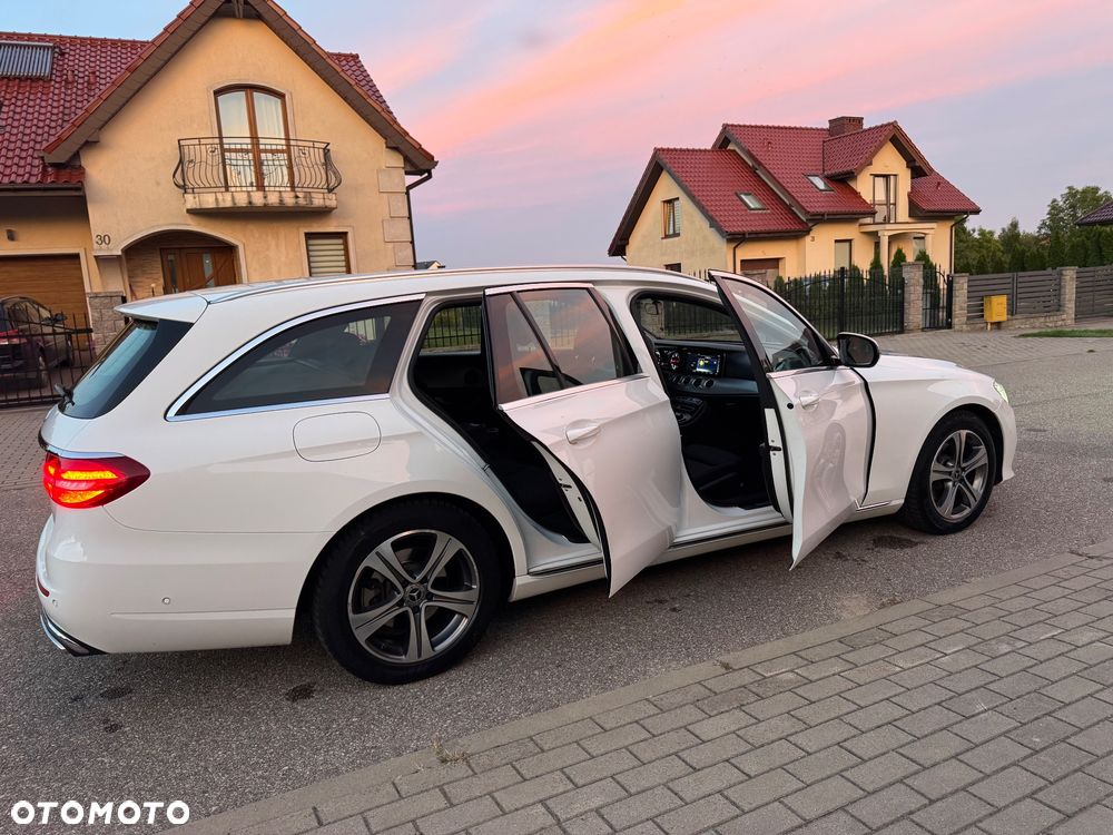 Mercedes-Benz Klasa E 220 d 4Matic 9G-TRONIC Sportstyle Edition - 34
