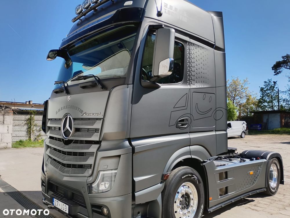 Mercedes-Benz ACTROS - 1