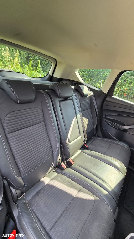 Ford Kuga 2.0 TDCi 4WD Powershift Titanium - 5