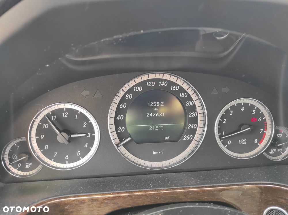 Mercedes-Benz Klasa E 200 BlueEFFICIENCY Elegance - 11